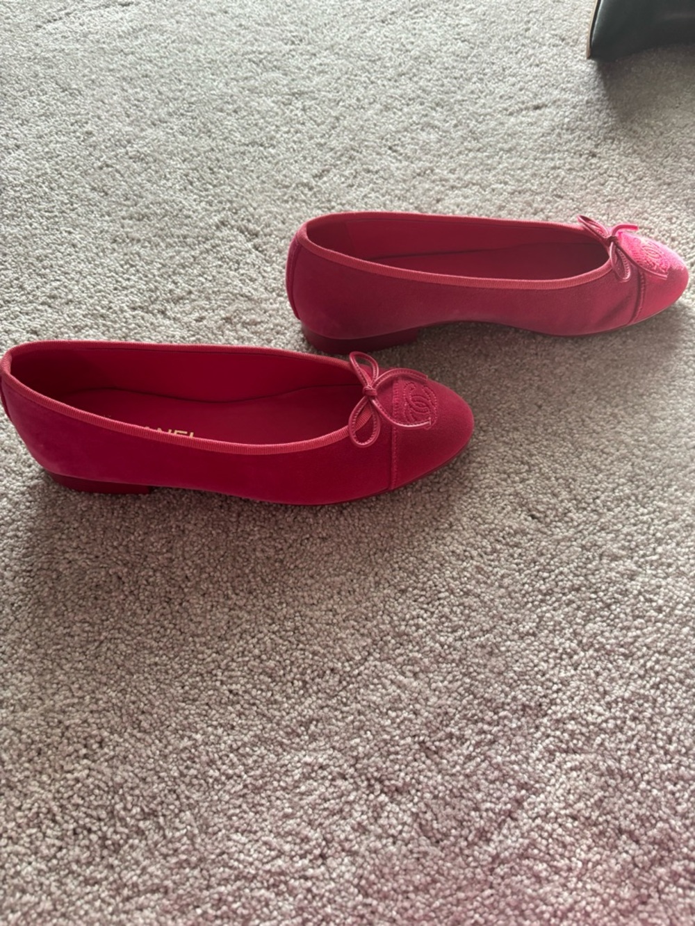 CHANEL Pink Velvet Bow Ballet Flats - Picture 5 of 6